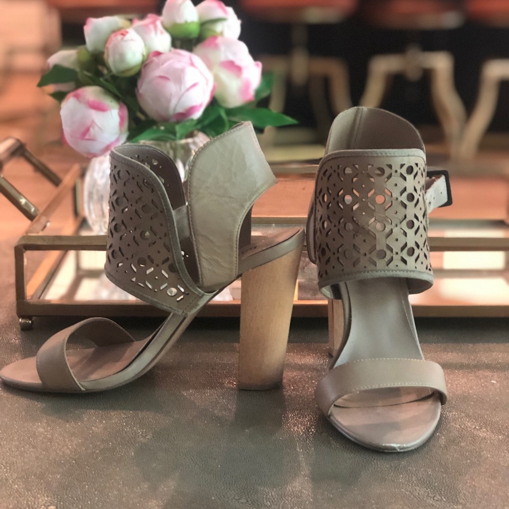 Fabulous nude heels